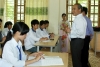 Thứ trưởng Nguyễn Vinh HIển căn dặn học sinh Trường THPT Trùng Khánh trước kỳ thi