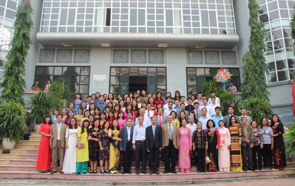 Trường Cao đẳng Vĩnh Phúc tổ chức gặp mặt kỷ niệm 34 năm Ngày Nhà giáo Việt  Nam 20/11 - Trang thông tin điện tử trường Cao đẳng Vĩnh Phúc