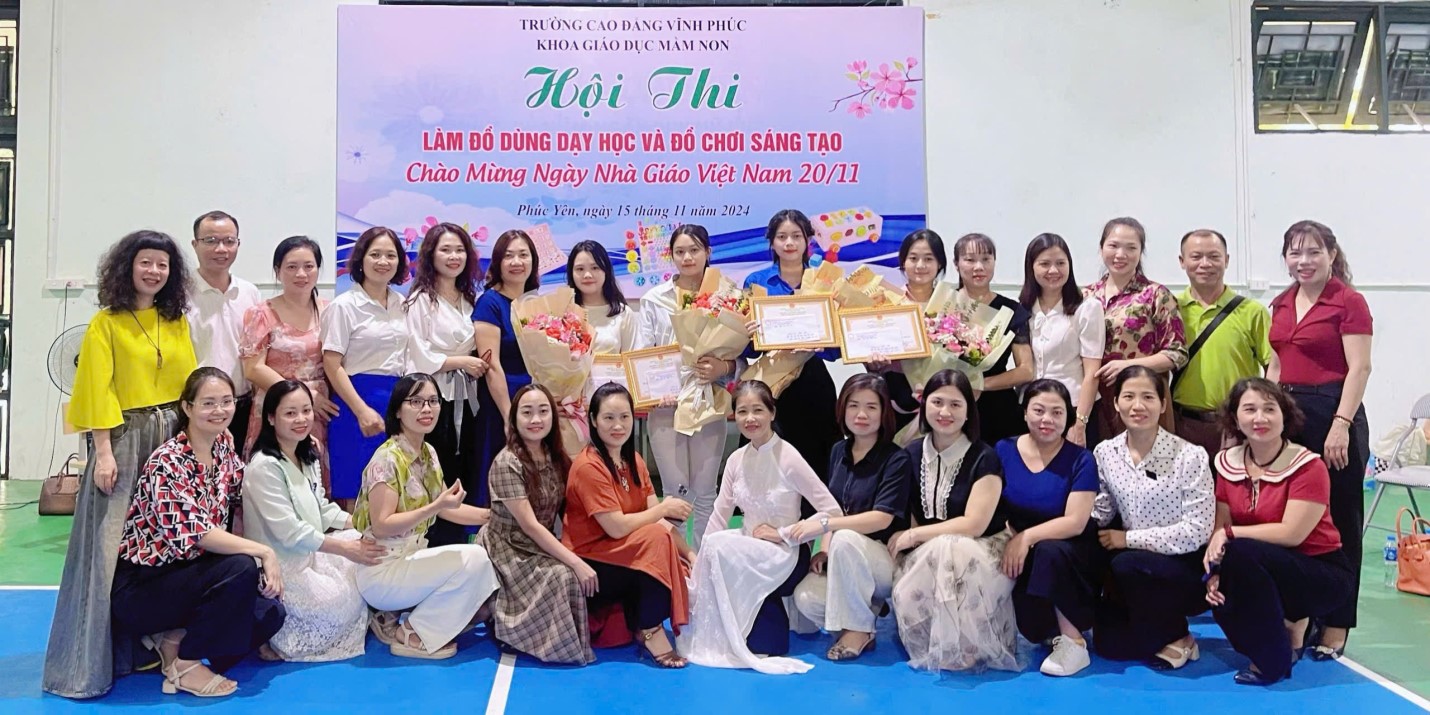 Khoa Giáo dục mầm non tổ chức “Hội thi làm đồ dùng dạy học và đồ chơi sáng tạo chào mừng ngày nhà giáo Việt Nam 20/11”